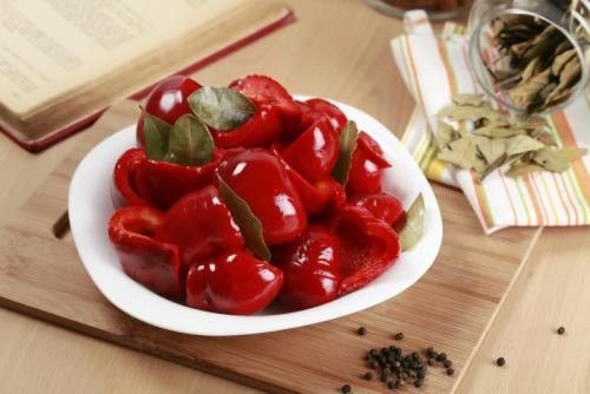GOGOŞARI ÎN OŢET, FARĂ FIERBERE ŞI CONSERVANŢI