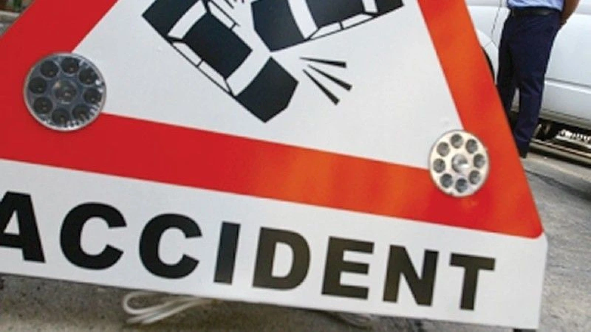 Grav accident de circulație la Salonta! Un camion s-a răsturnat peste trecători