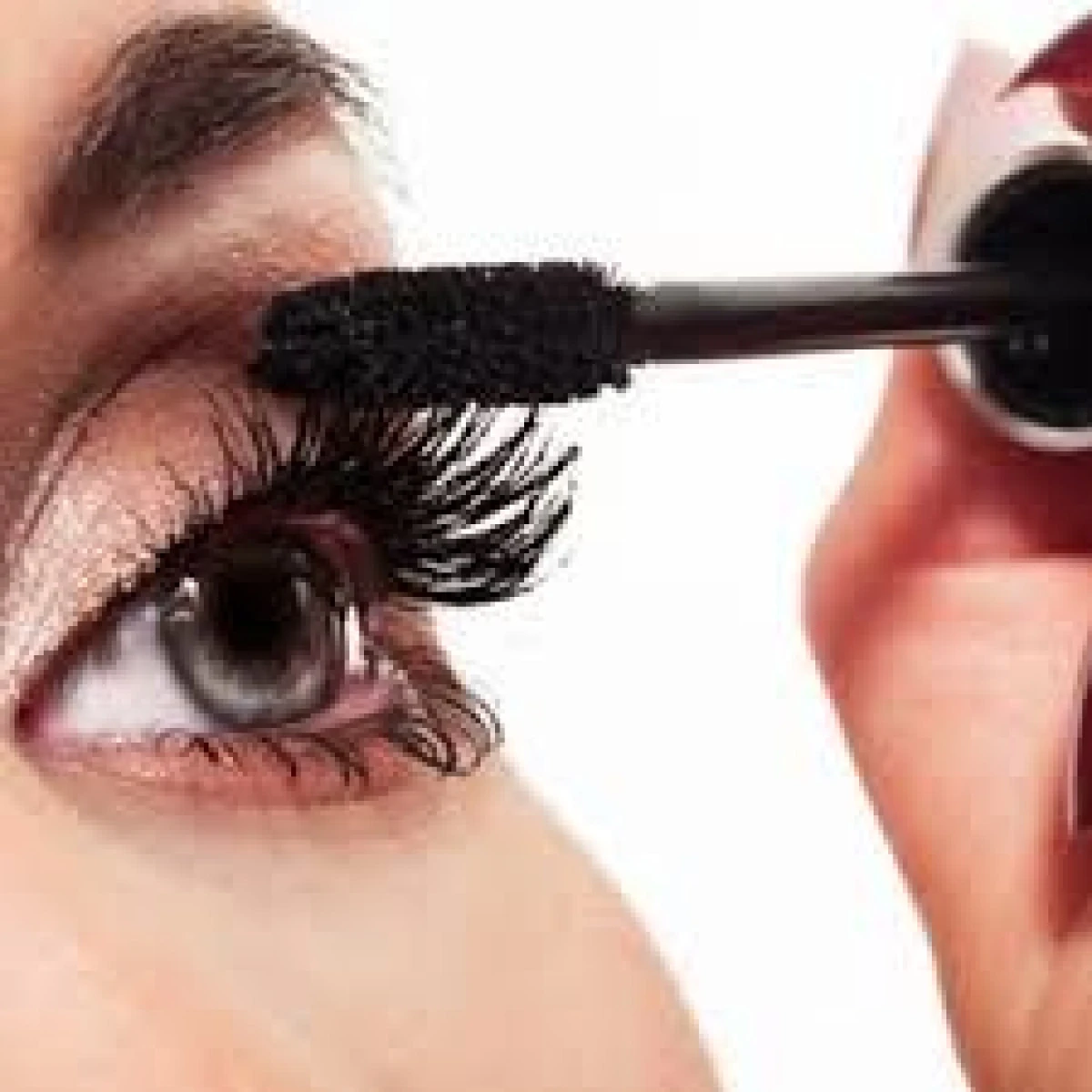 GRESELI PE CARE TREBUIE SA LE EVITI ATUNCI CAND APLICI MASCARA