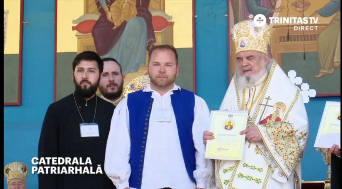 Grupul ,,Sfântul Stelian” al Parohiei Prunișor, premiat de Patriarhul Daniel