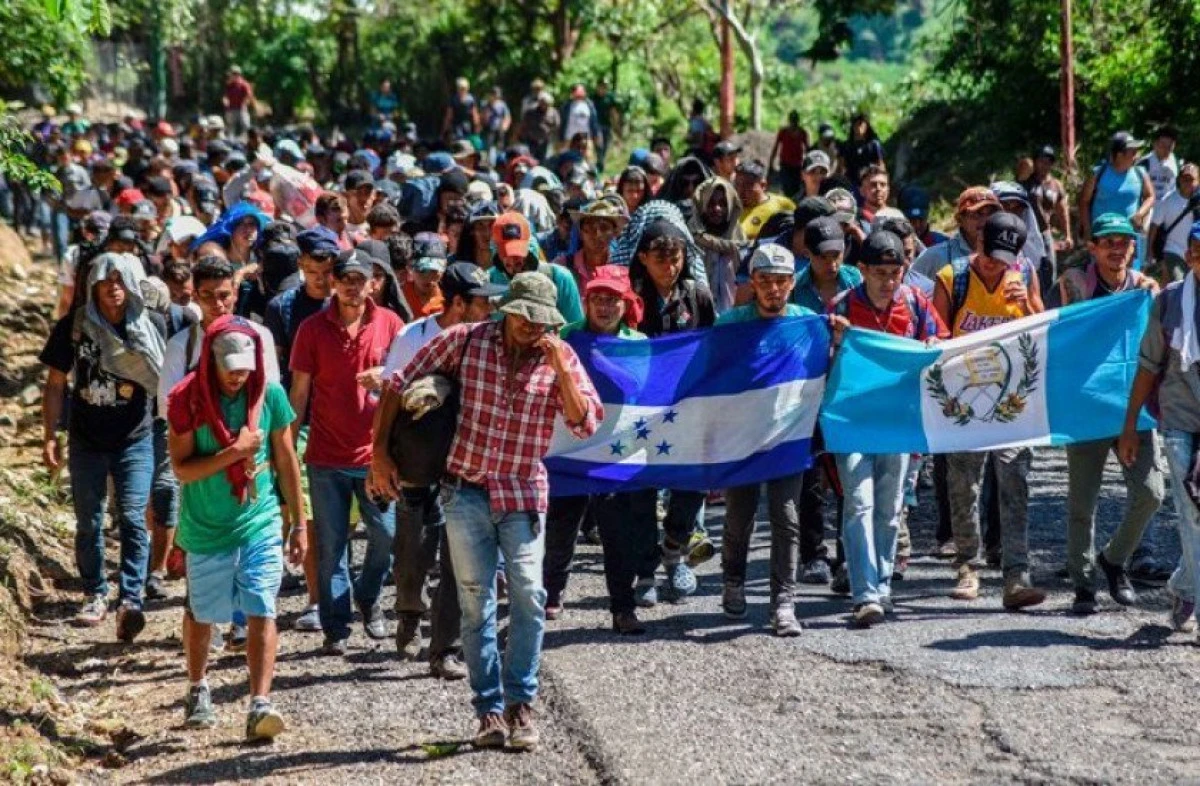 Guatemala a expulzat peste 3.300 de migranţi din Honduras care voiau să ajungă în SUA