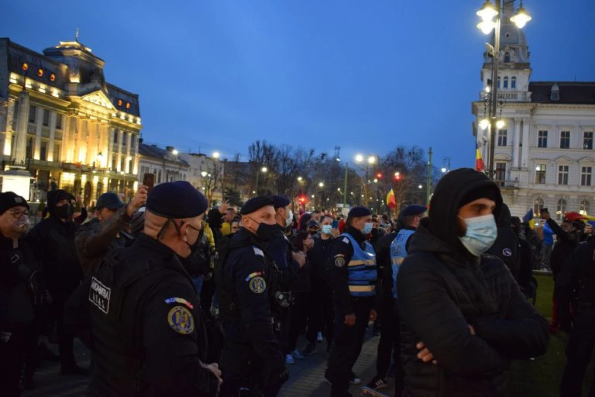 Guvernanții nu au motive să pună liniștiți capul pe pernă: protestatarii au ieșit și mai mulți pe străzi