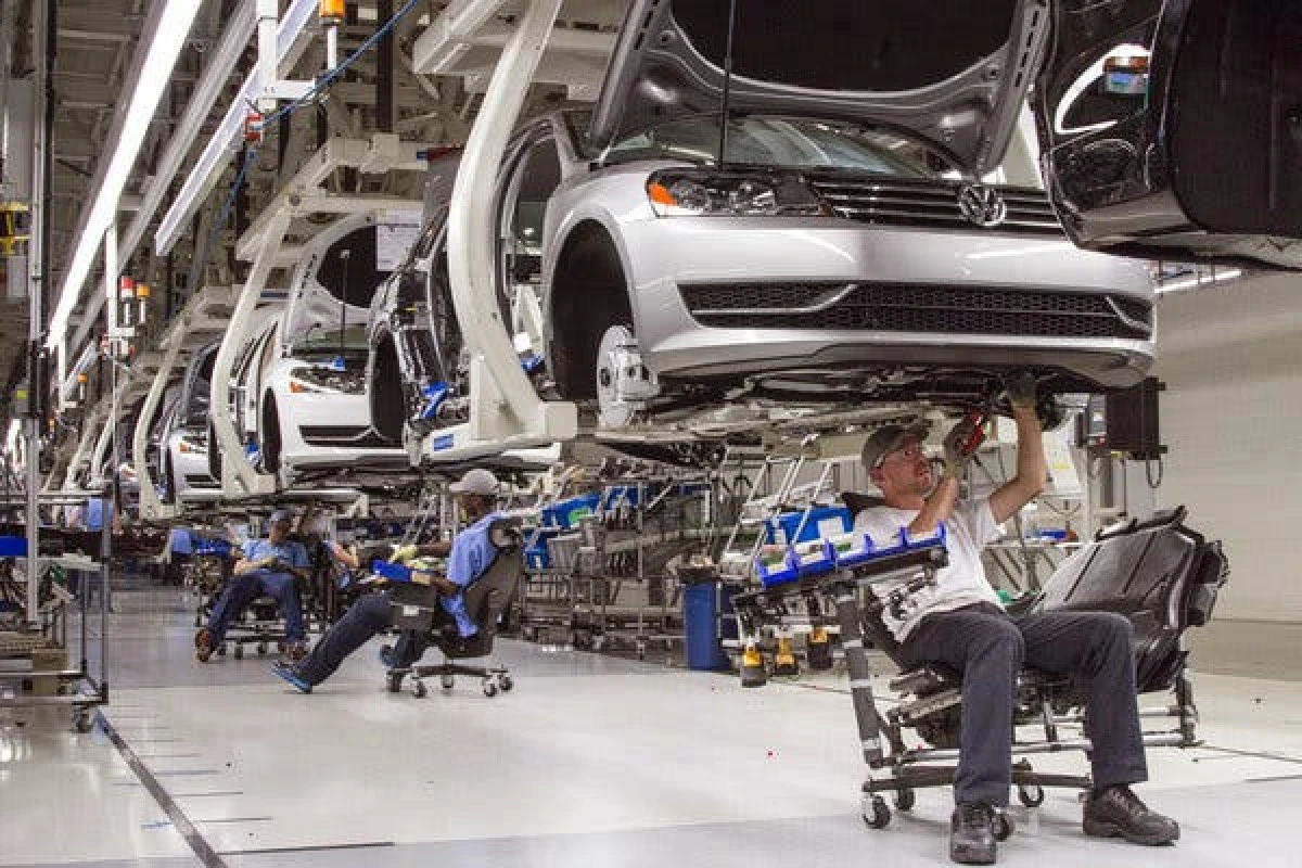 Guvernul anunță reluarea discuțiilor cu Volkswagen, iar noua uzină s-ar putea deschide la Arad