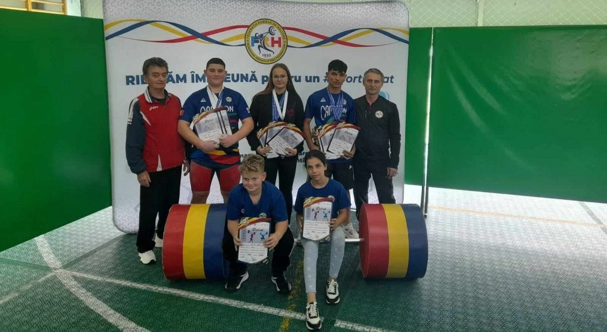 Halterofilii CSM-ului au luat nouă medalii la finala juniorilor II! Clasări fruntașe și la speranțe olimpice