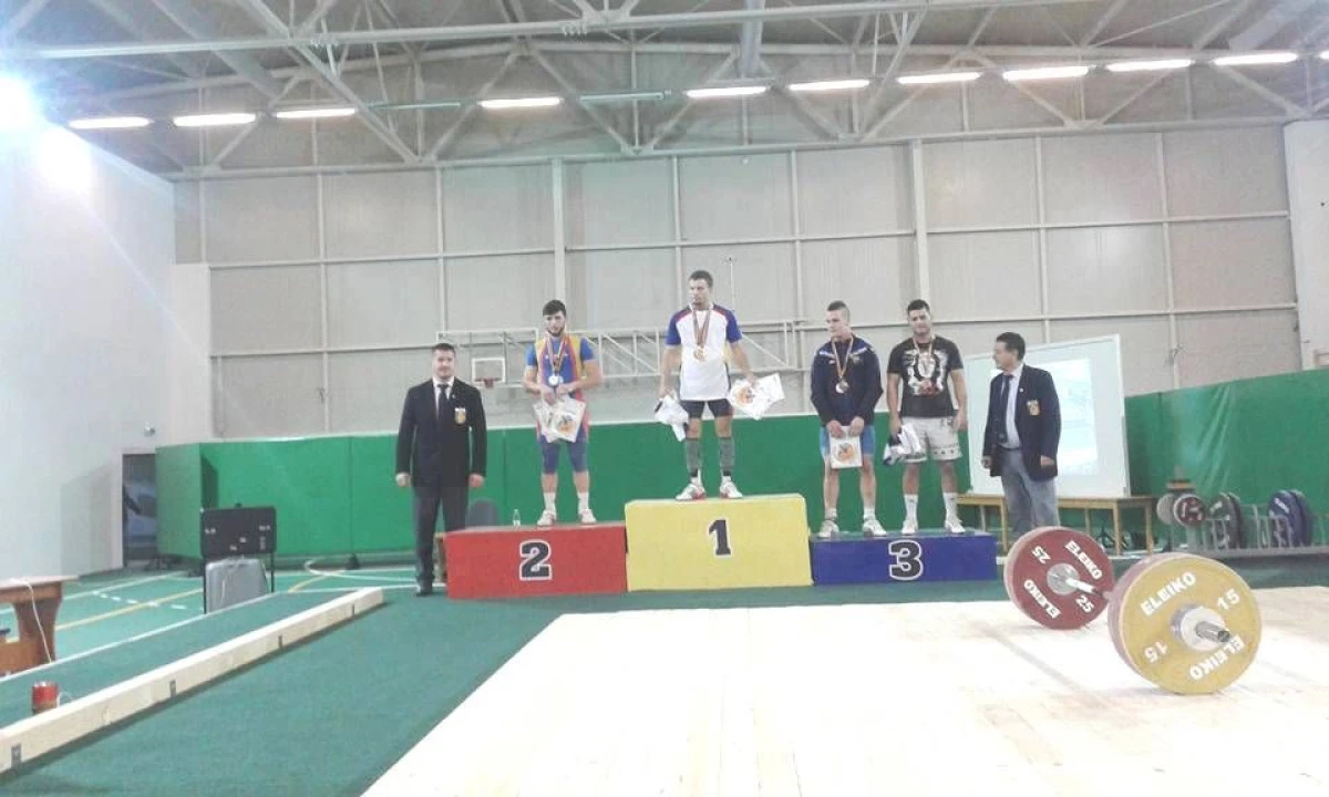 Halterofilii CSM-ului au urcat pe podiumul naţional al seniorilor