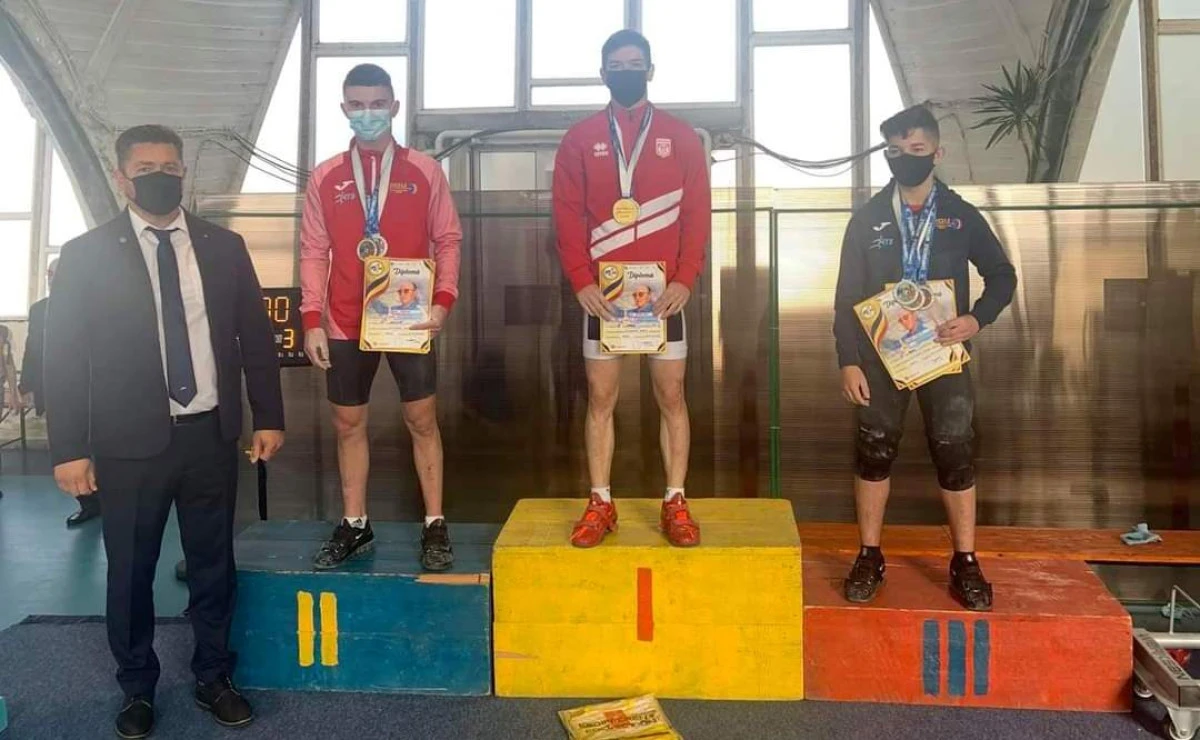 Halterofilul arădean Cristian Molnar este triplu medaliat cu bronz la seniori
