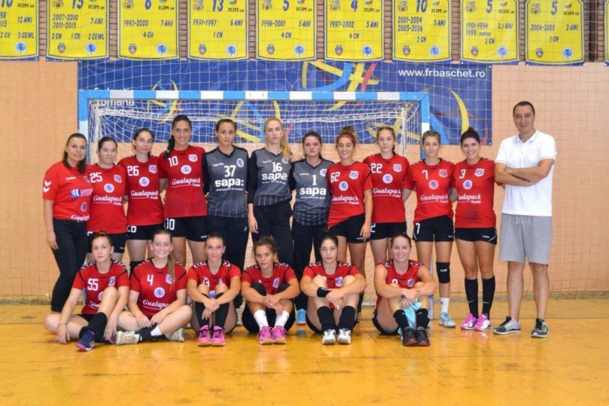 Handbalistele de la Crişul privesc spre turneul semifinal