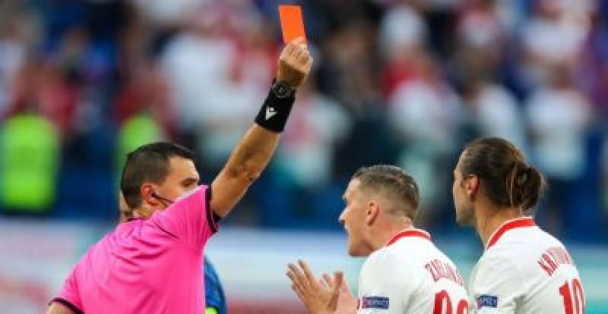Haţegan a arătat primul roşu de la EURO 2020! Premieră istorică, cu arădeanul la centru