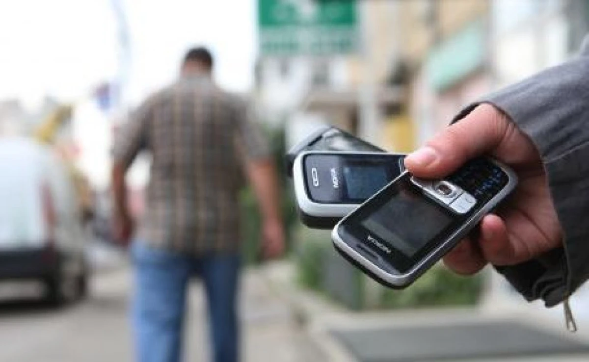 HOT DE TELEFOANE MOBILE, DEPISTAT LA CATEVA ORE DE LA COMITEREA FAPTEI