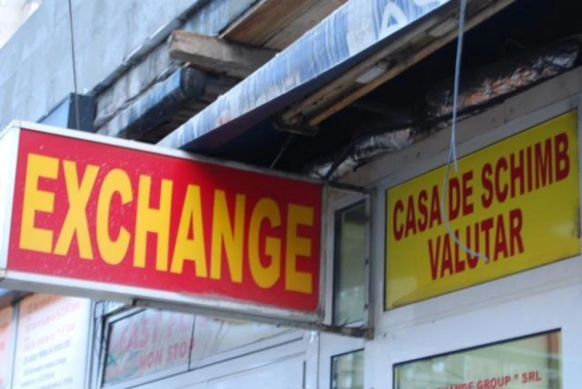 Hoții au furat seiful de la o casă de schimb valutar din Chișineu-Criș
