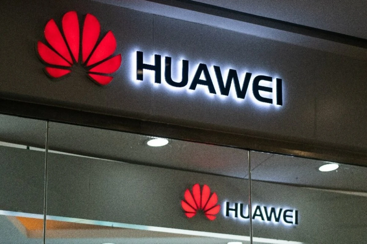 Huawei neagă că ar fi colaborat cu armata chineză