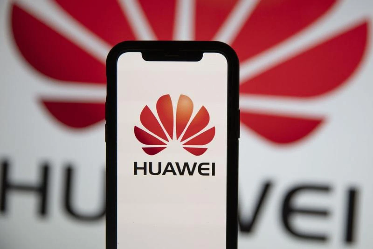 Huawei va lansa pe 22 februarie un nou telefon pliabil