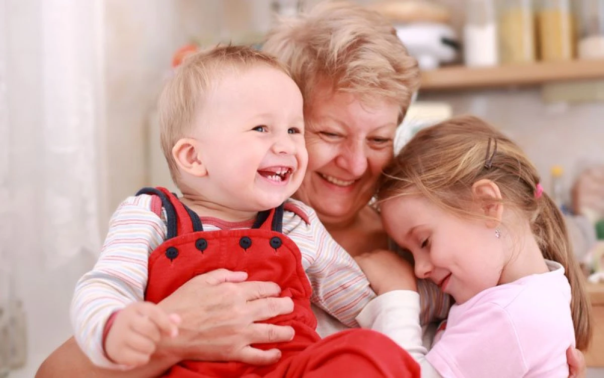 Important pentru toți pensionarii: se dau bani de la stat pentru creșterea nepotului