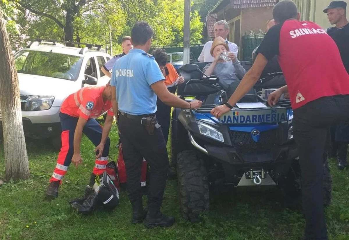 Împreună pentru “Baci Pavel”. Bărbat de 86 de ani din Moneasa, salvat de polițiștii și jandarmii din zonă