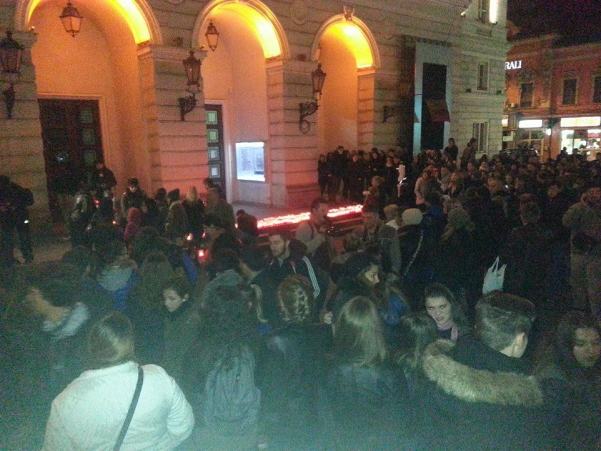 IN SEARA ASTA ARADUL A FOST "COLECTIV"