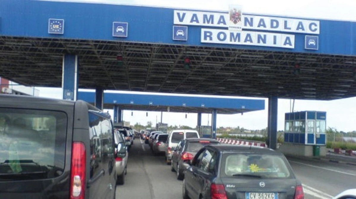 În ultimele 24 de ore au intrat în țară 54.000 de persoane. Față de anul trecut, traficul a scăzut cu 35%