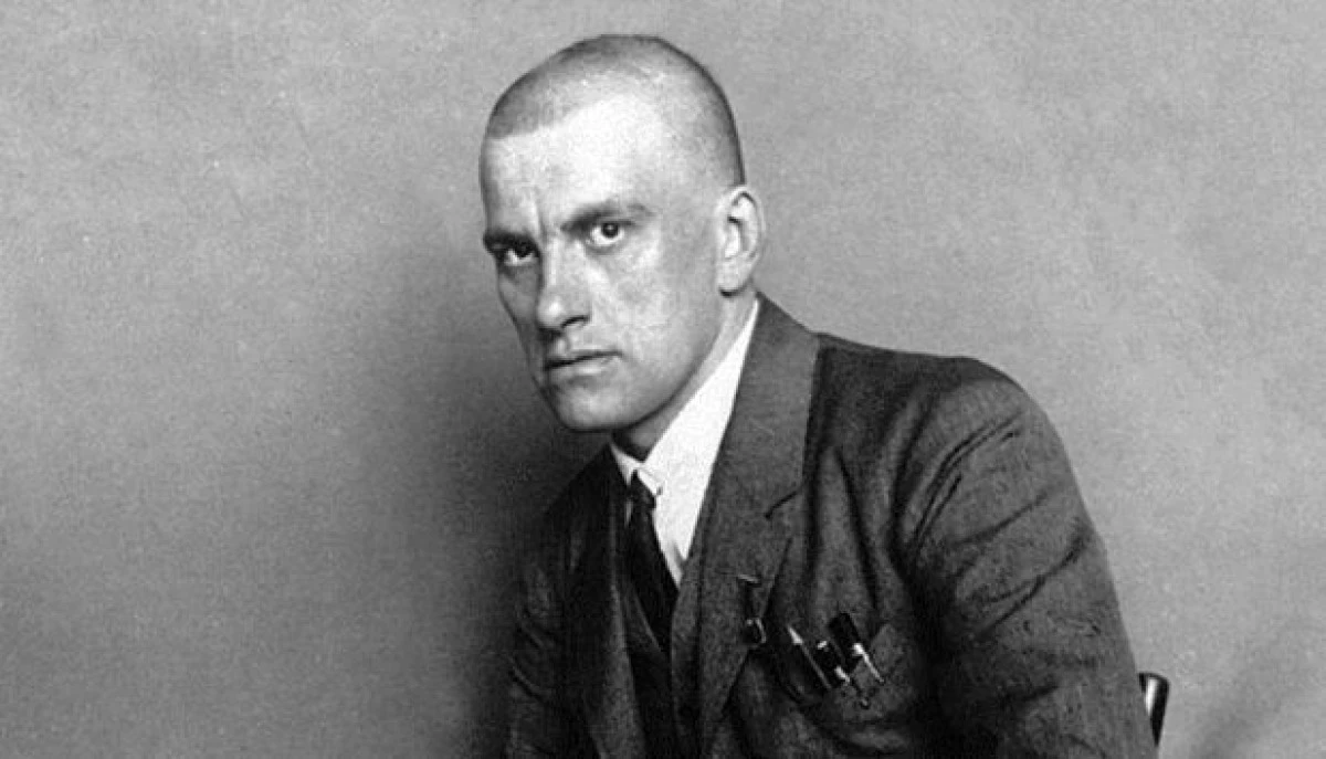 IN URMA CU 122 DE ANI SE NASTEA POETUL SI DRAMATURGUL VLADIMIR MAIAKOVSKI. CE SPUNEA STALIN DESPRE EL