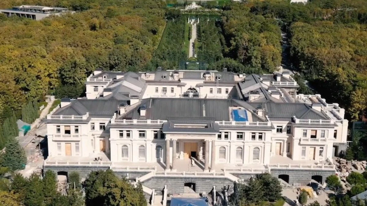 Încă o moarte subită în Rusia: Un fost general rus, „păstrător” al secretelor privind construirea „palatului lui Putin”