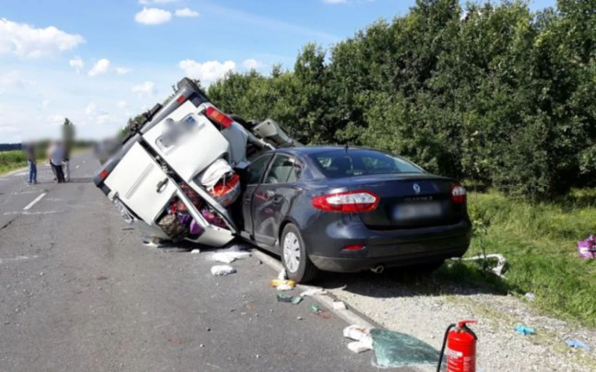 Încă un accident grav în Ungaria. Două autovehicule din România și zece victime