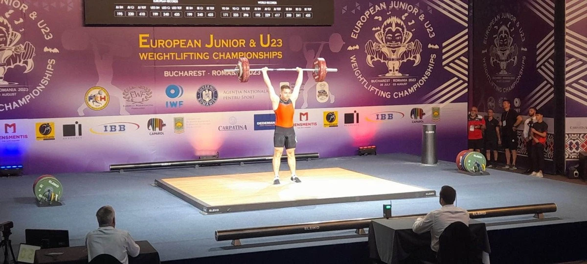 Încă un halterofil arădean s-a remarcat la Europenele de haltere pentru juniori și tineret