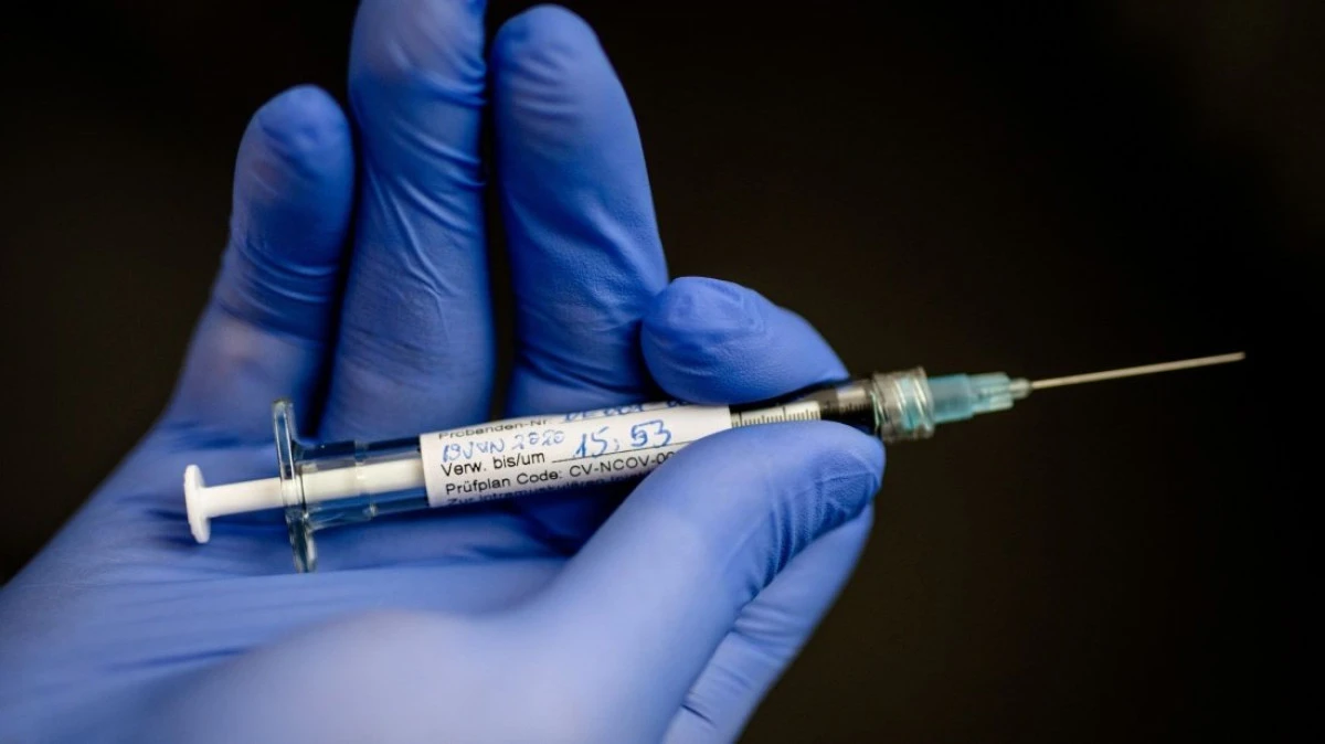 Încă un vaccin anti-COVID oprit, după îmbolnăvirea unui voluntar