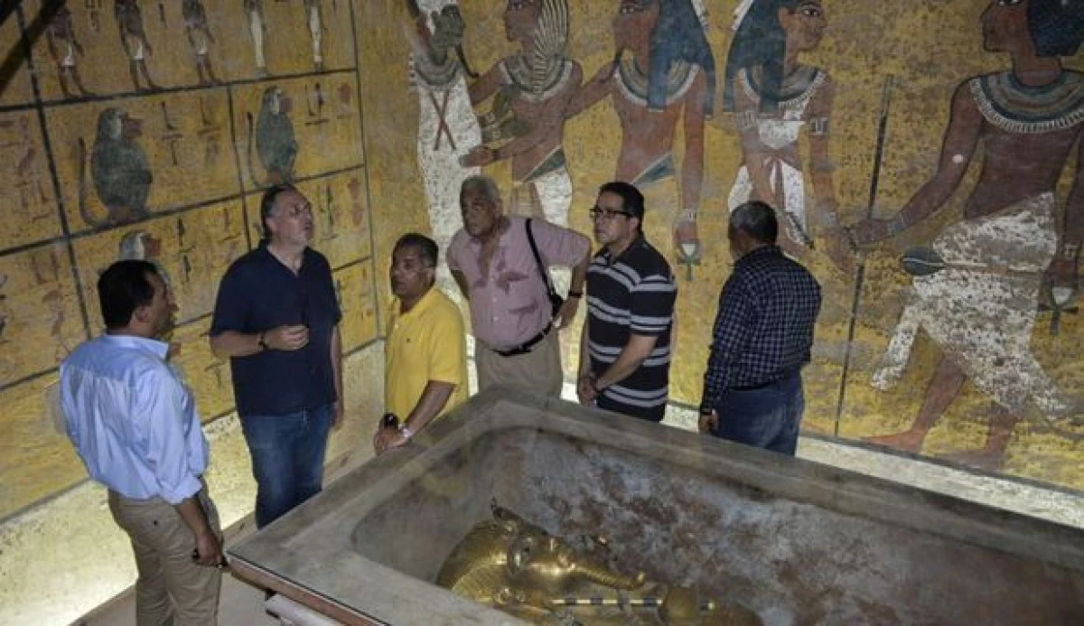 INCAPERI SECRETE DESCOPERITE IN MORMANTUL FARAONULUI TUTANKHAMON