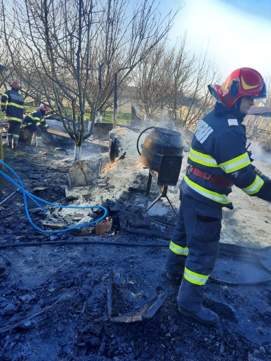 Incendiu în Iratoșu, din cauza unui scurtcircuit electric
