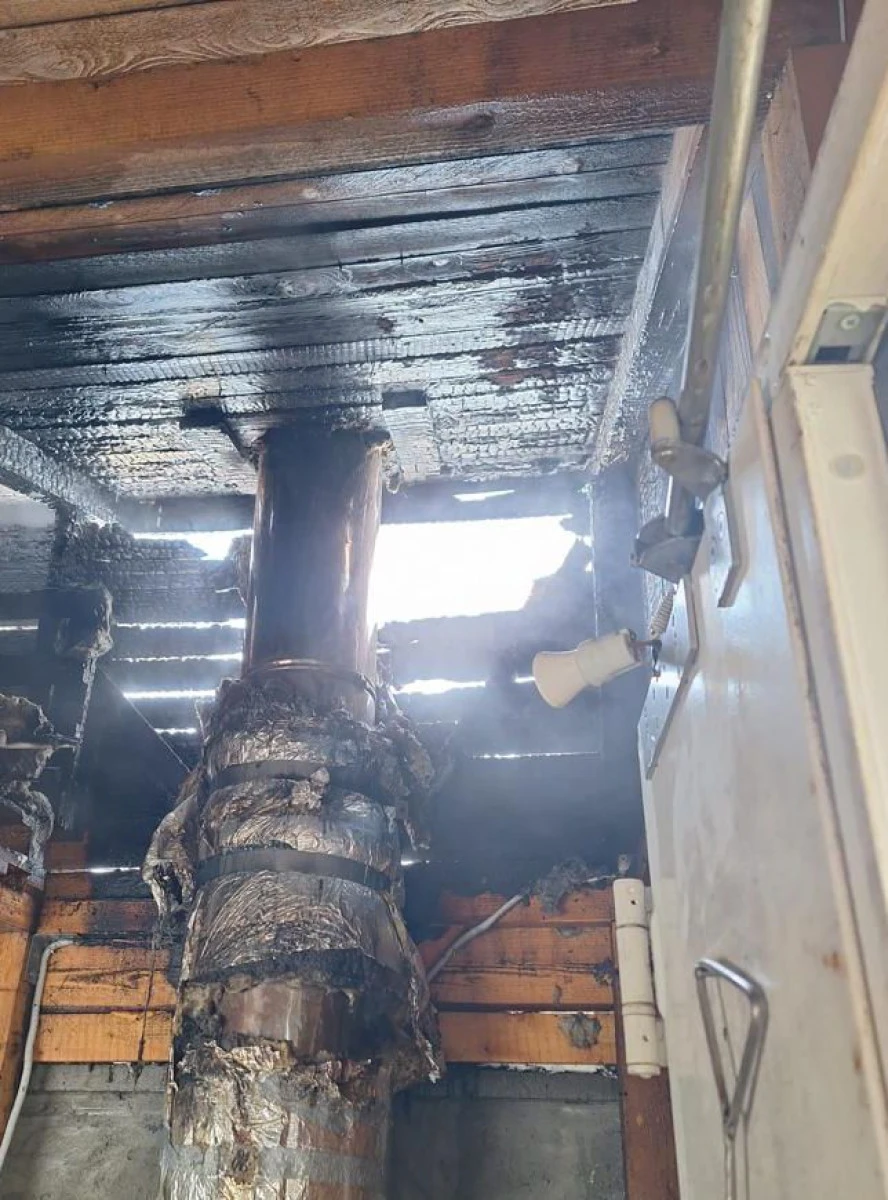 Incendiu într-o gospodărie din Arad. Intervenția pompierilor a limitat pagubele