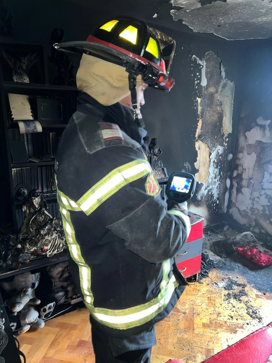 Incendiu într-un apartament din municipiul Arad. Proprietara a reușit să se autoevacueze