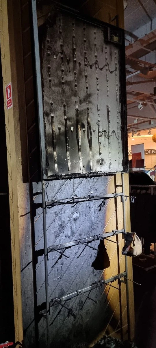 Incendiu la Atrium Mall. Un magazin de haine a luat foc