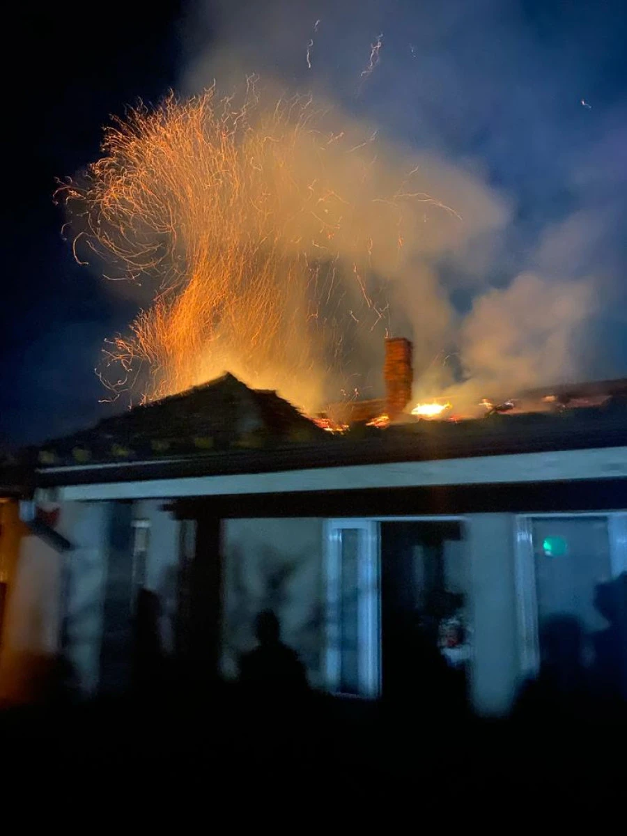 Incendiu la o anexă din Vladimirescu, din cauza unui scurt circuit