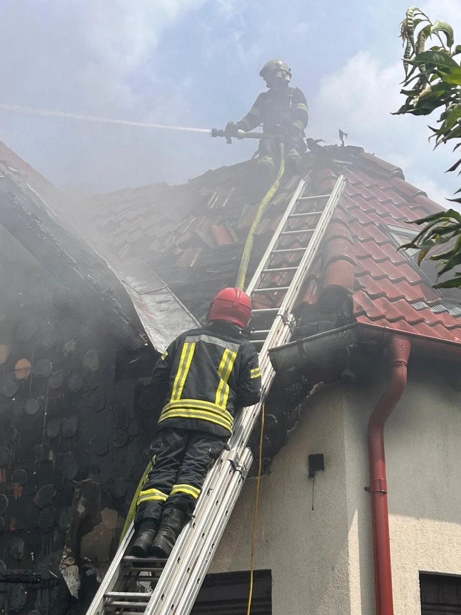 Incendiu la o casă de pe strada Renașterii, din municipiul Arad