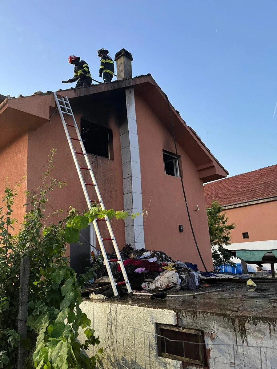 Incendiu la o casă din cartierul Cadaș