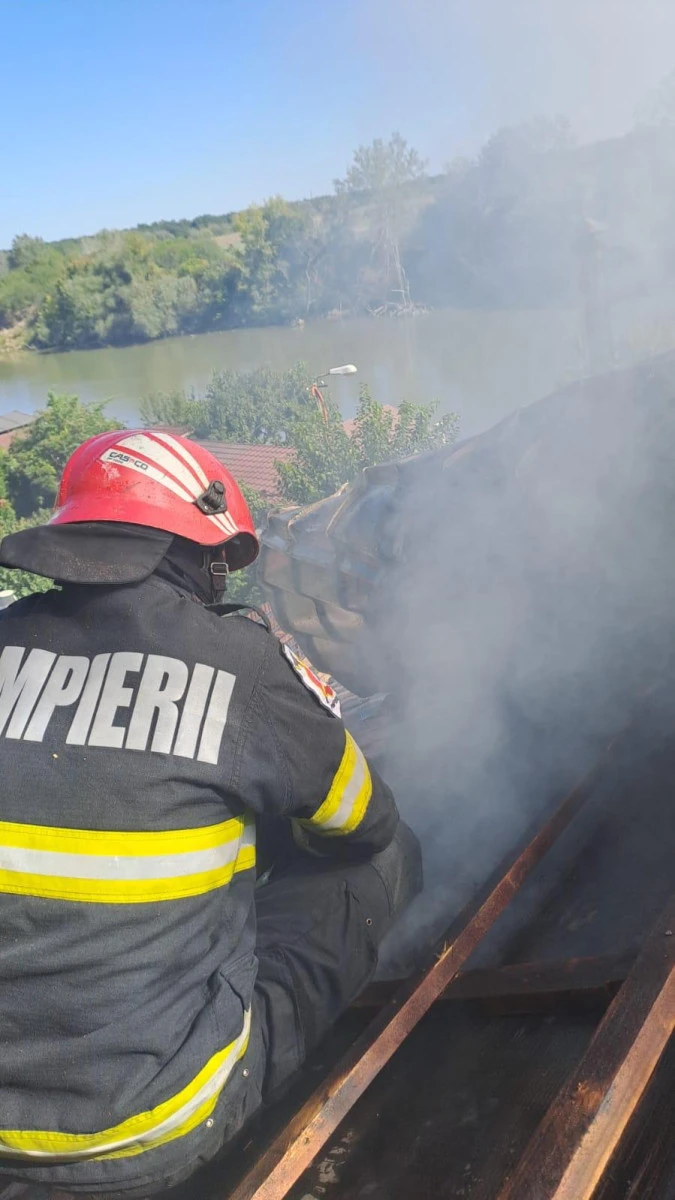 Incendiu la o casă din municipiul Arad, în Zona 3 Insule