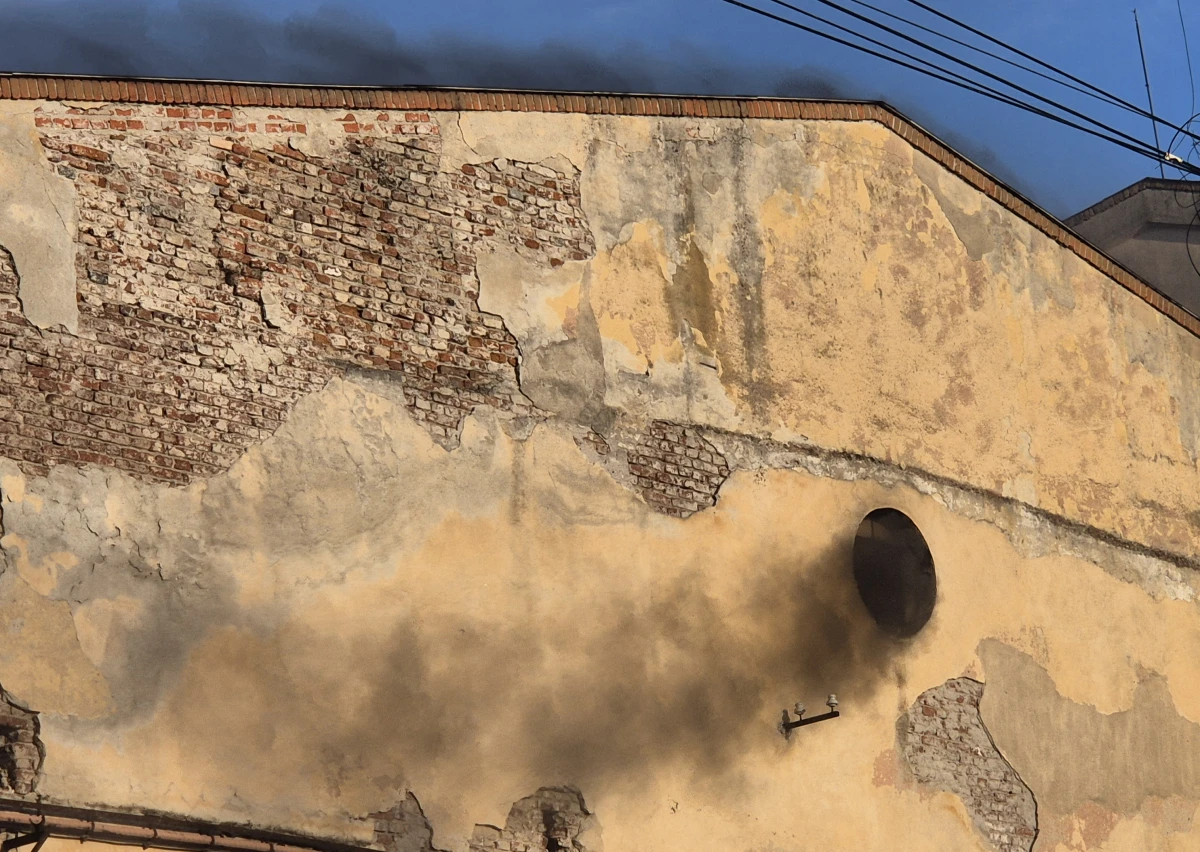 Incendiu la un depozit de electrocasnice din fosta fabrică Indagrara