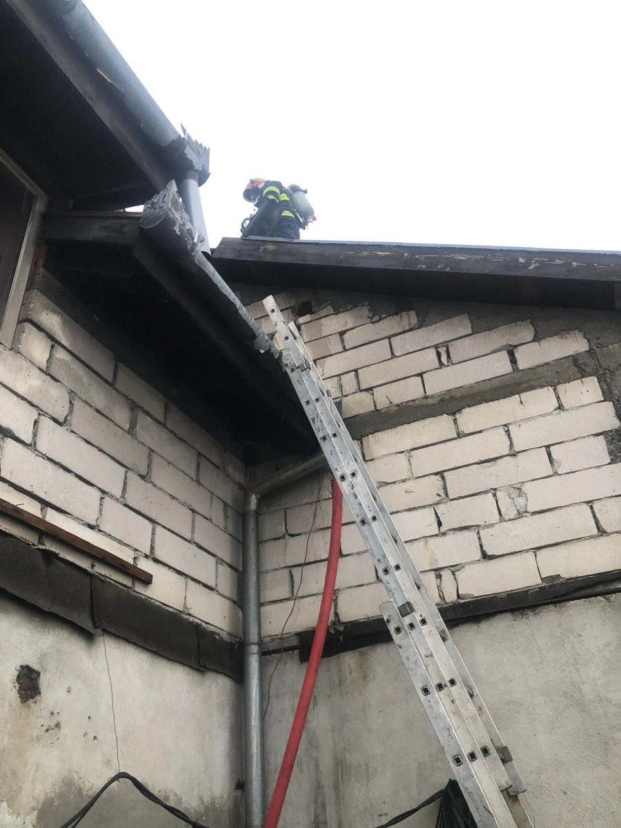 Incendiu stins după 30 de minute, în Grădiște
