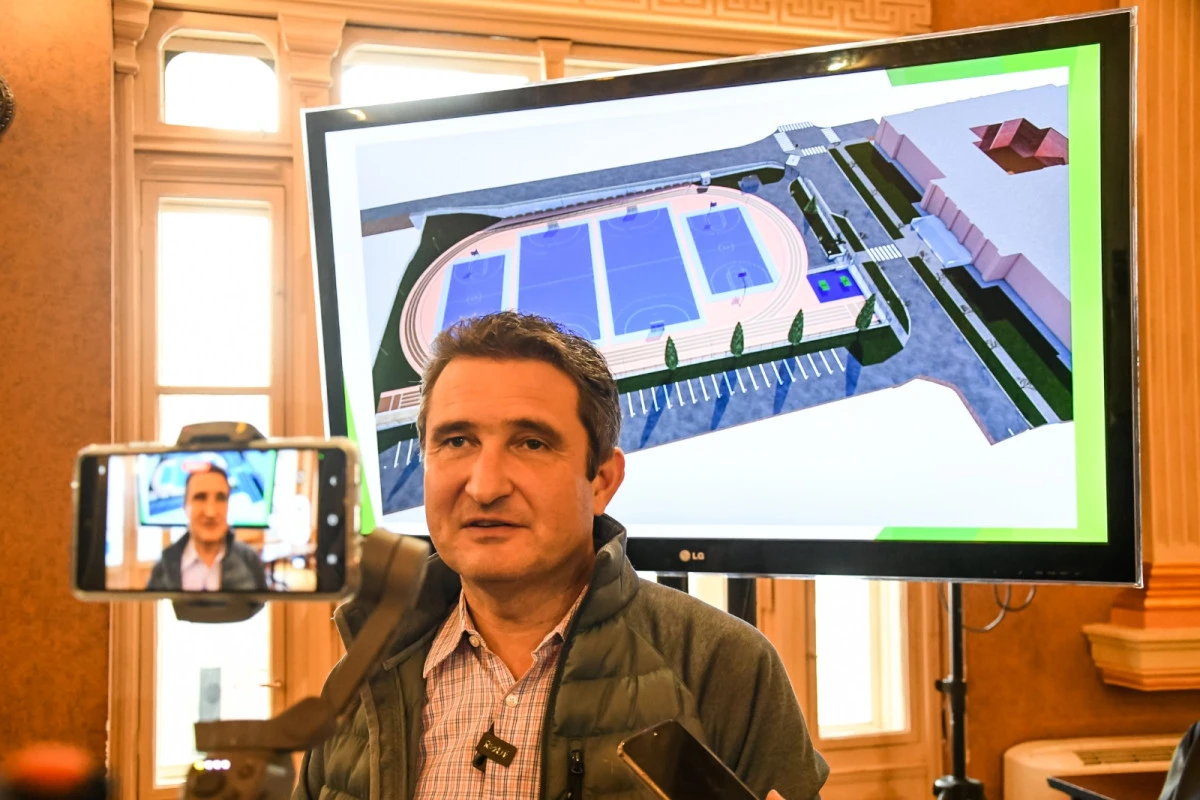 Încep lucrările de modernizare a terenului de sport al Colegiului Național „Moise Nicoară”