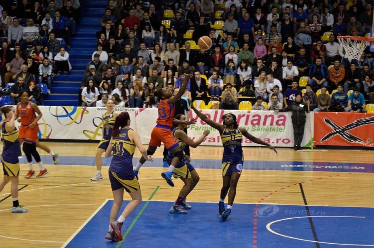 INCEPE „EL CLASICO” SUB COS! DUEL TARGOVISTE - ARAD, IN SEMIFINALELE CAMPIONATULUI