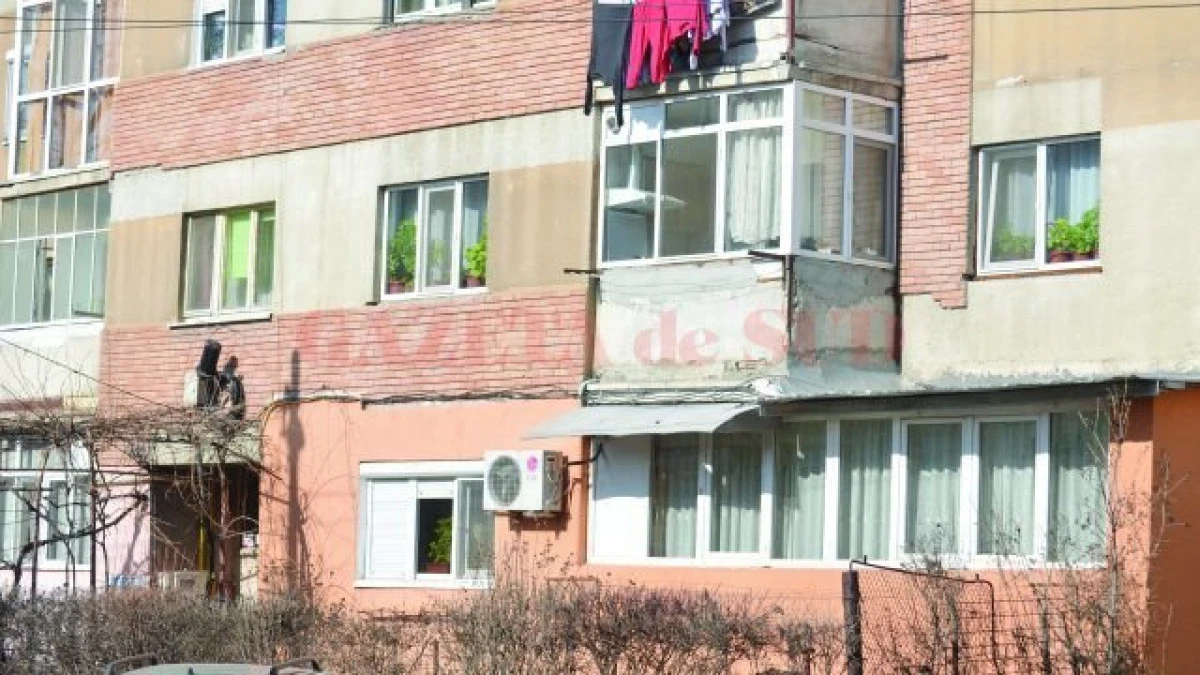 Închiderea balcoanelor de la parter se va putea face după reguli noi