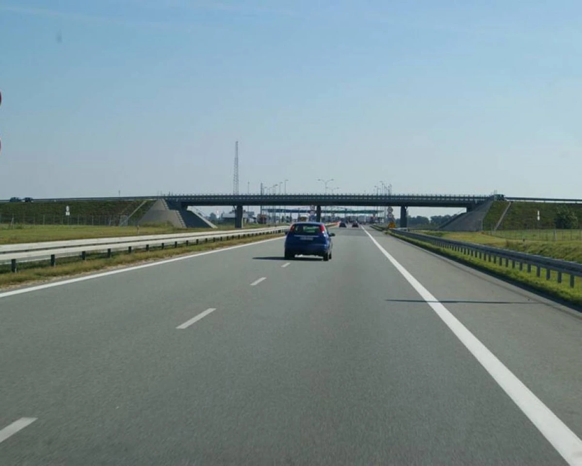 INCHIDERI SCURTE ALE TRAFICULUI PE AUTOSTRADA ARAD-TIMISOARA