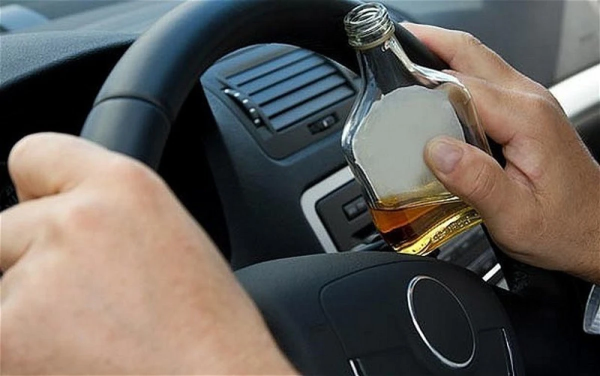 Inconștiență la volan! Au condus fără permis și cu alcool ”la bord”