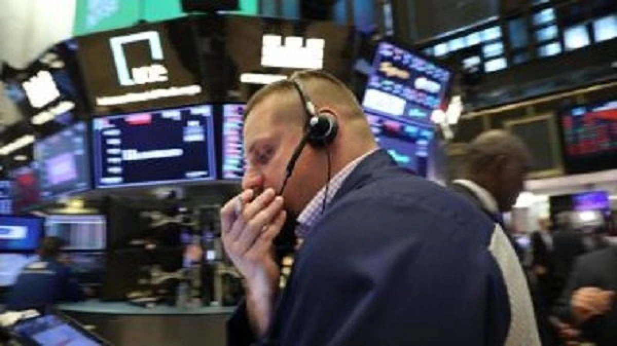 Indicele Dow Jones, cea mai mare scădere din istorie pe fondul temerilor cauzate de coronavirus