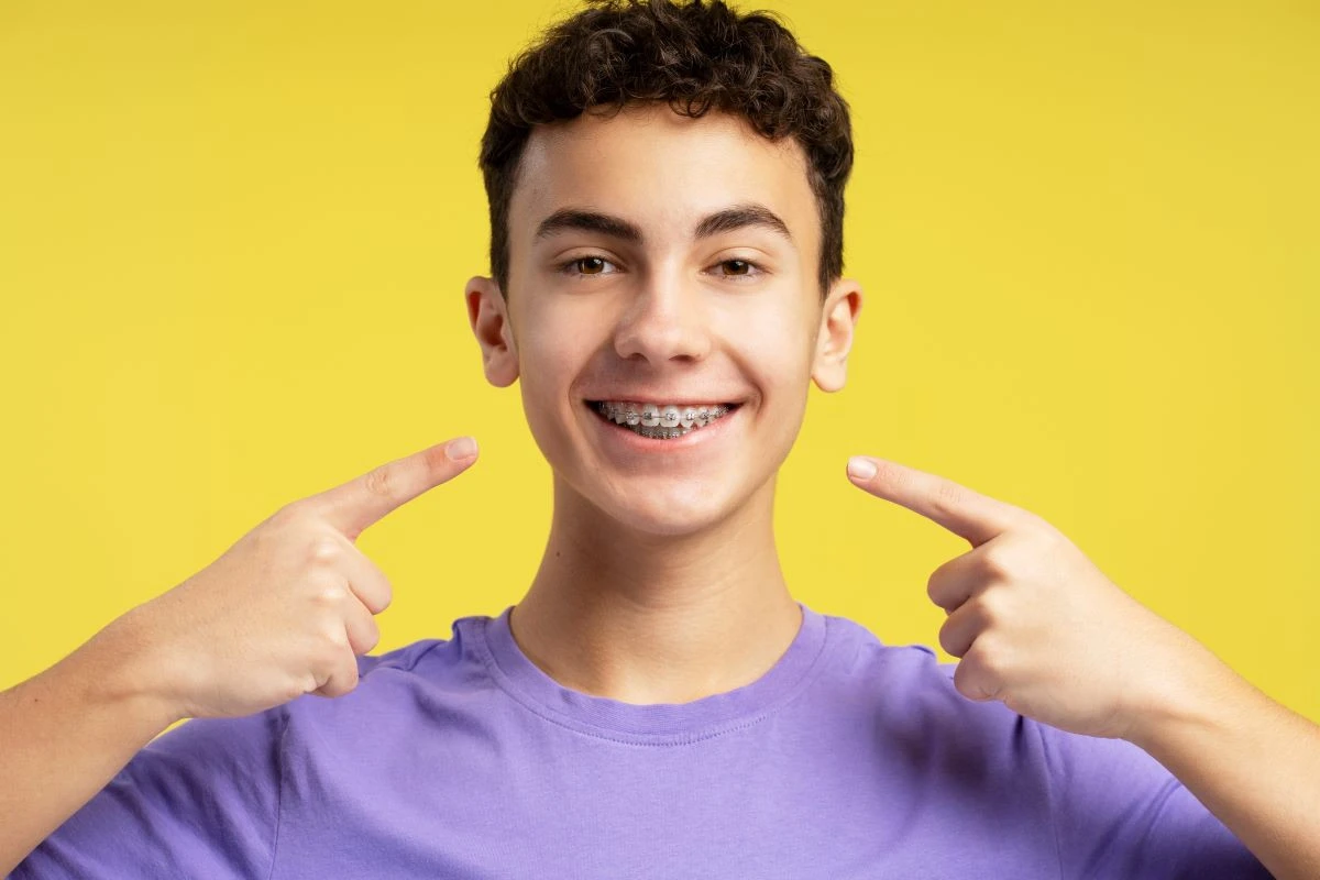 Îngrijirea ortodontică pentru adolescenți: ce trebuie să știi despre aparatele dentare