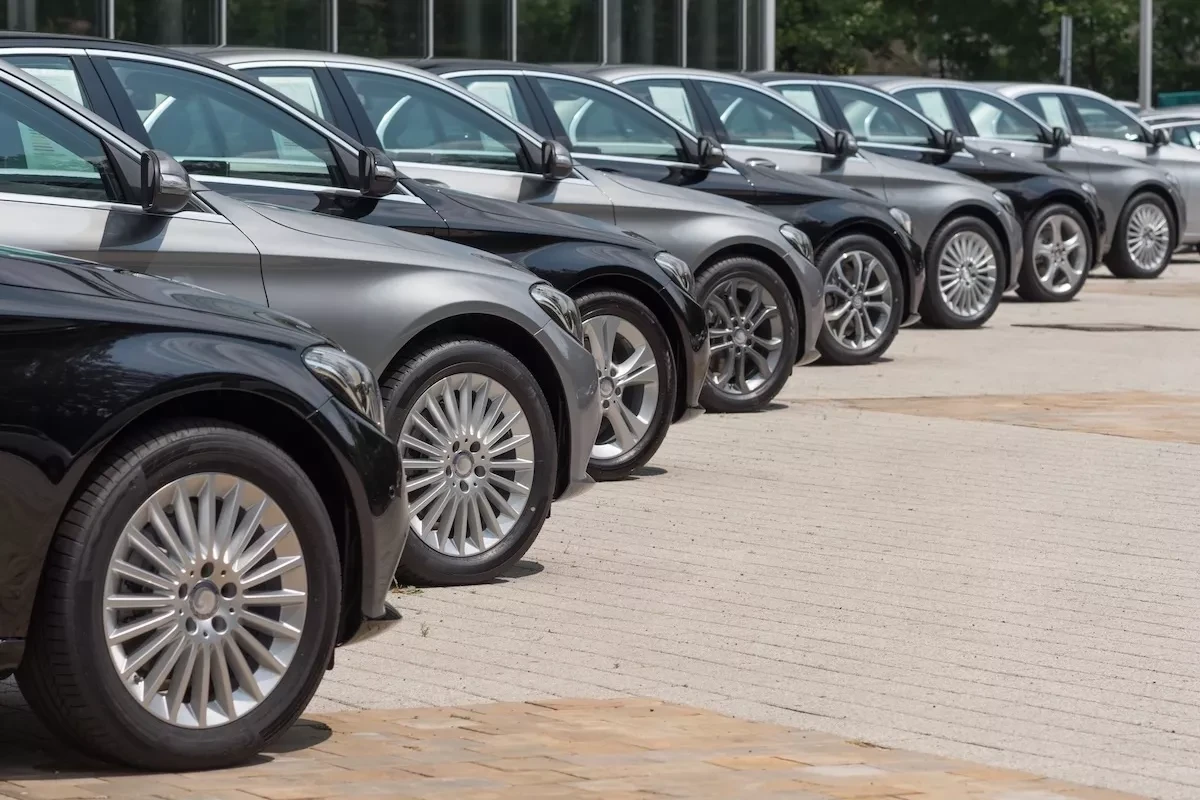 Înmatriculările de autoturisme noi au scăzut cu 28,2% în iulie. Mașinile electrice, în creștere