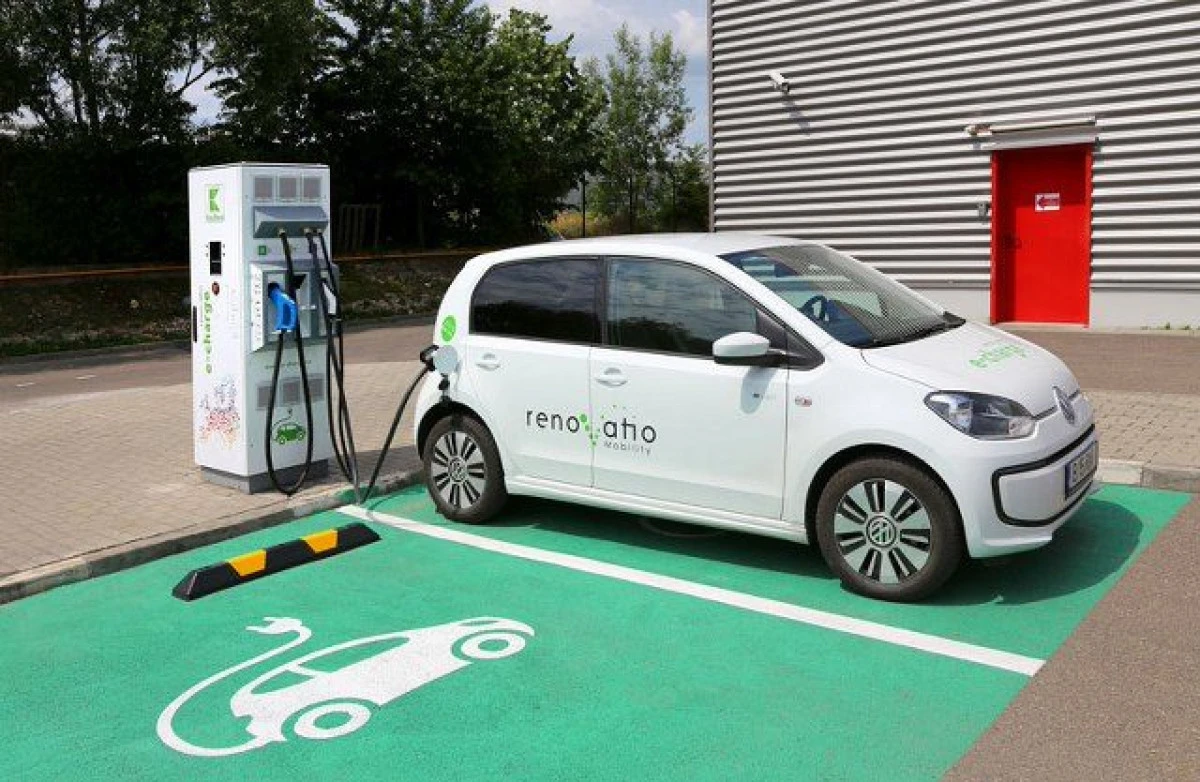Înmatriculările de mașini electrice au scăzut cu 21% în România