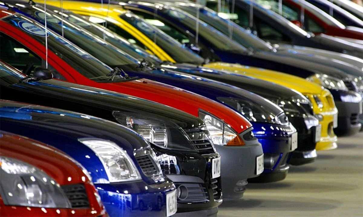 Înmatriculările de mașini noi au fost la jumătate în ianuarie, față de 2020