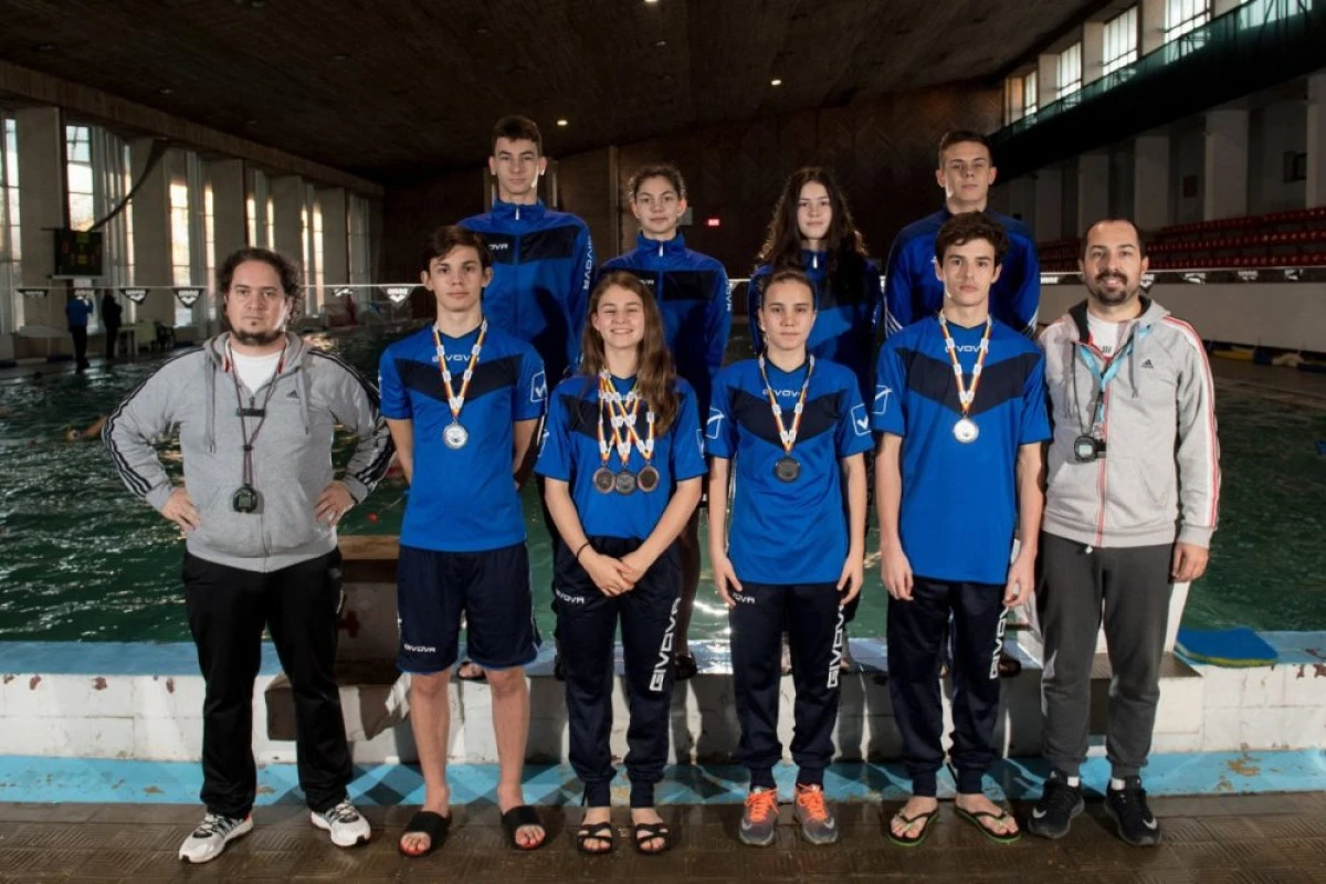 Înotătorii de la CSS Gloria au urcat pe podiumul naţional