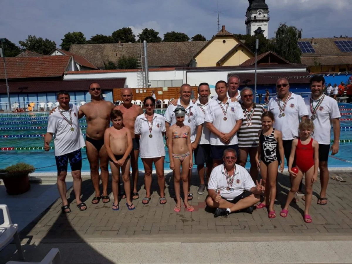 Înotătorii masters au cucerit medalii în Ungaria