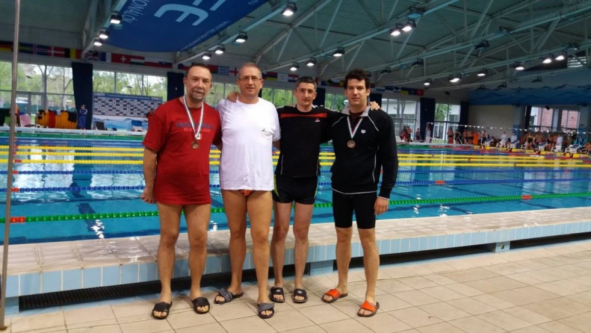 Înotătorii masters de la CSM Arad, medaliaţi în Ungaria