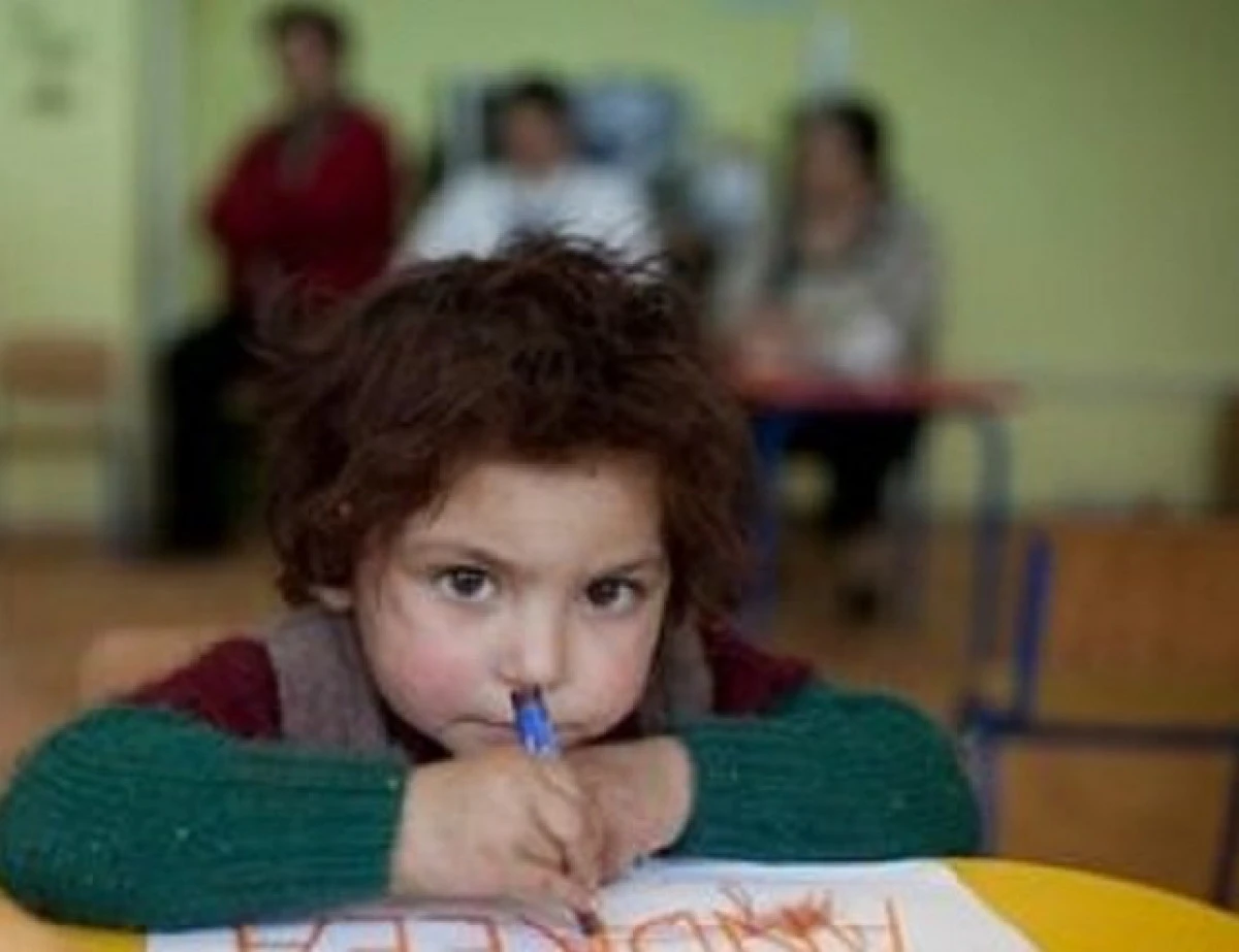 Înscrierea copiilor fără CNP la școală, adoptată în Camera Deputaților